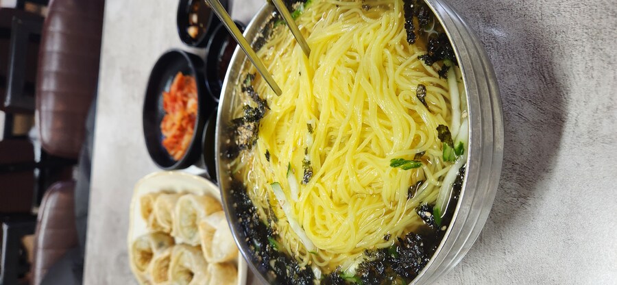 5500원 잔치국수 곱빼기+군만두_3.jpg