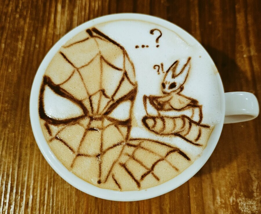 두 붉은 거미 캐릭터 짤_9.jpg