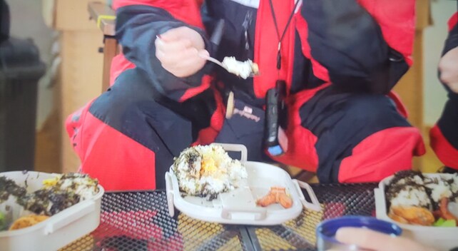남극의 약탈자들 도시락도 파쿠리잖아 ㅋㅋㅋㅋㅋㅋㅋ_4.png