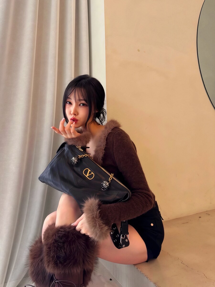 코피 쏟으며 끙끙 누워있습니다_6.png