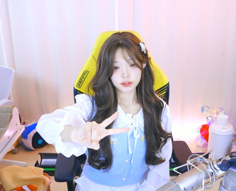 새봄TV] GTA6 광고 내년 11월 19일 출시!! 같이보기+아이온2 라이브_3.png