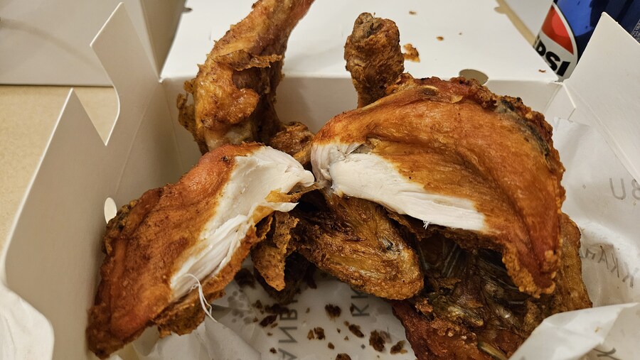 AI의 기적 빠싺빠싺한 깐부 식스팩 치킨_8.jpg