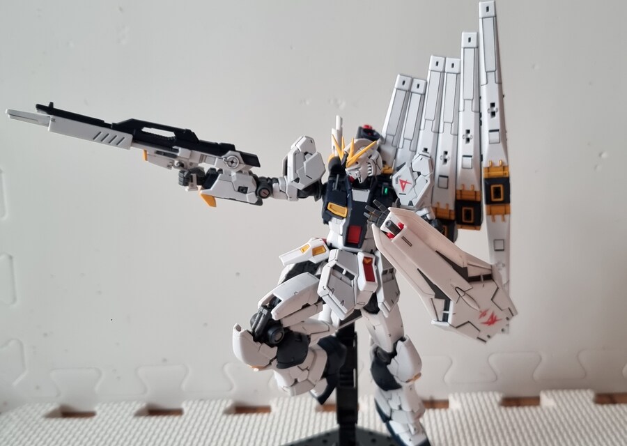 건프라) rg뉴건담 먹선 데칼 마감완성. 근데 좀 봐줭._1.jpg