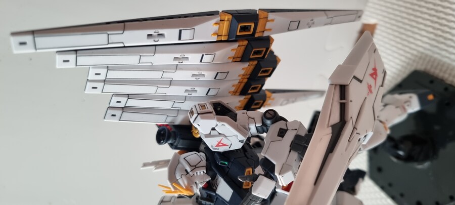 건프라) rg뉴건담 먹선 데칼 마감완성. 근데 좀 봐줭._7.jpg