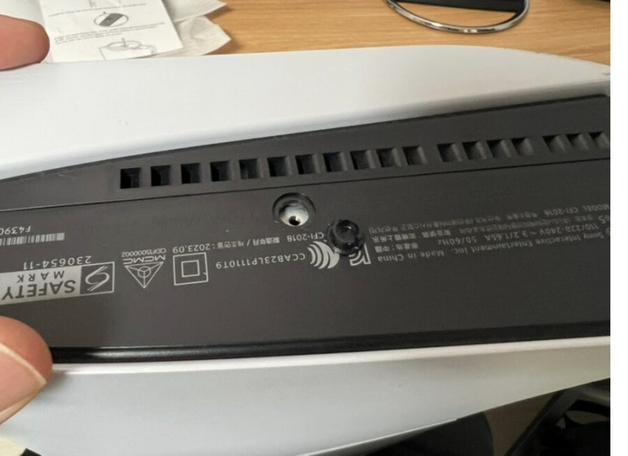 PS5 하단 스탠드 마개? 문의_1.jpg