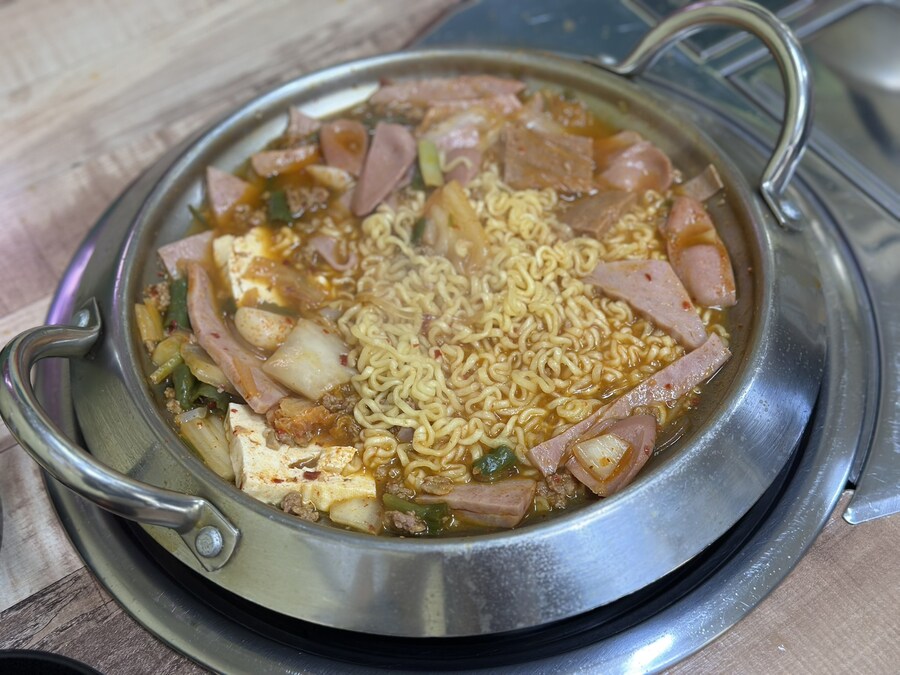 점심은 부대찌개_3.jpg