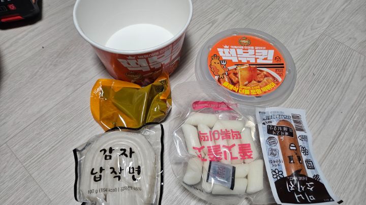 떡볶퀸 그리고 멕시칸볶음면_1.jpg