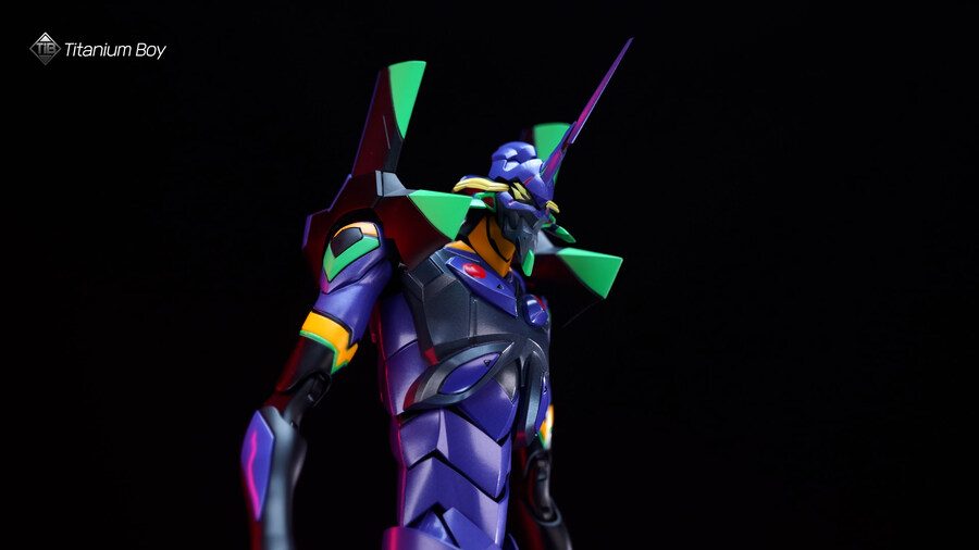 쓰리제로 에반게리온 제13호기_11.jpg