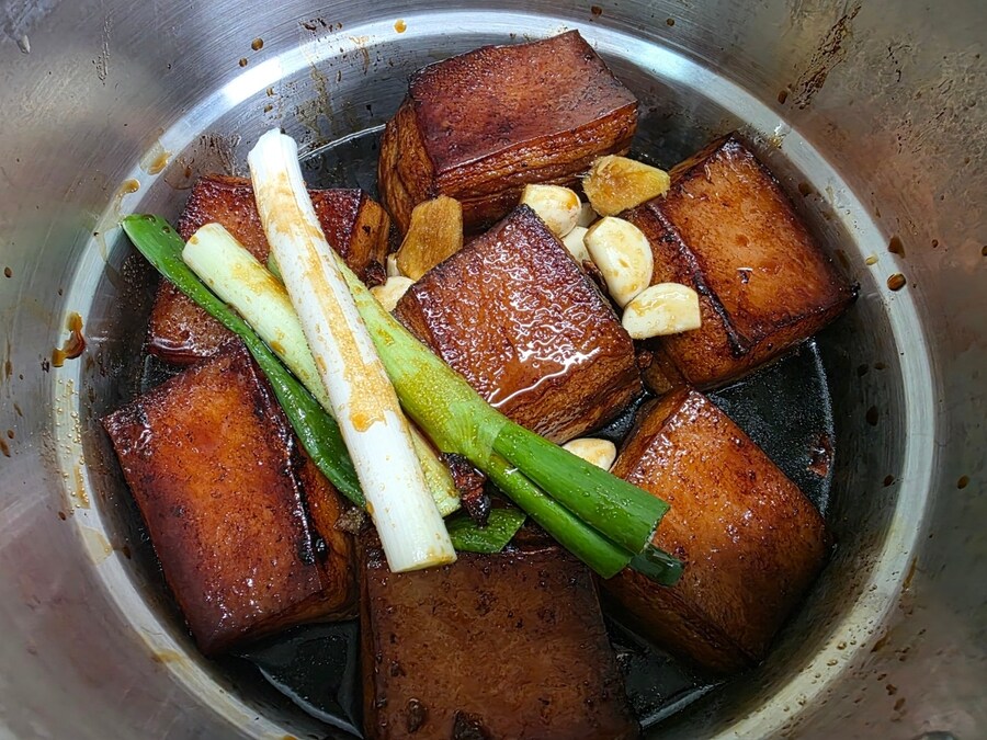 직장에서 3천원씩 걷어서 해먹는 점심 동파육_5.jpg