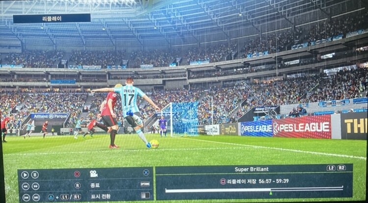 PS4) 위닝2019 방금 넣은 살짝돌려놓는 헤딩골_1.jpg
