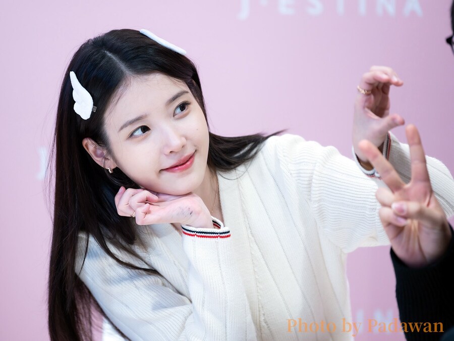 2025.11.26 제이에스티나, 아이유 팬사인회(padawan)_3.jpg