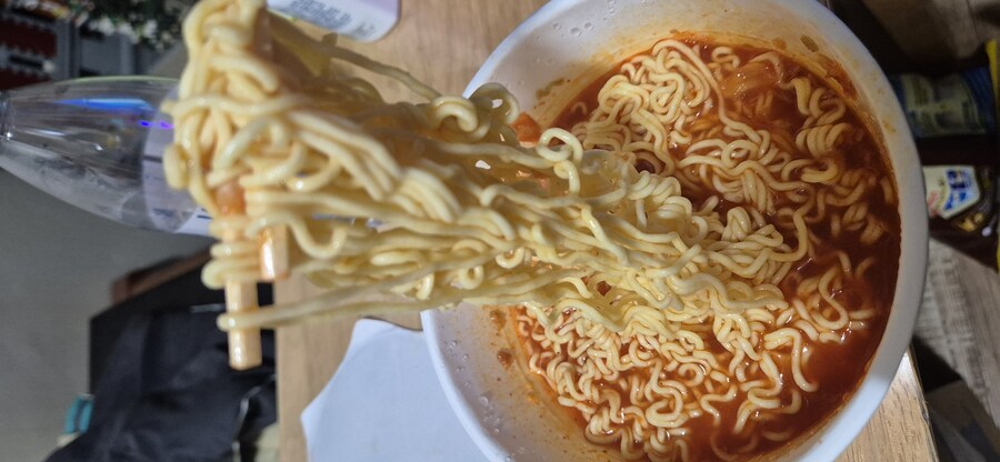 하림 양푼 김치찌개라면_3.jpg