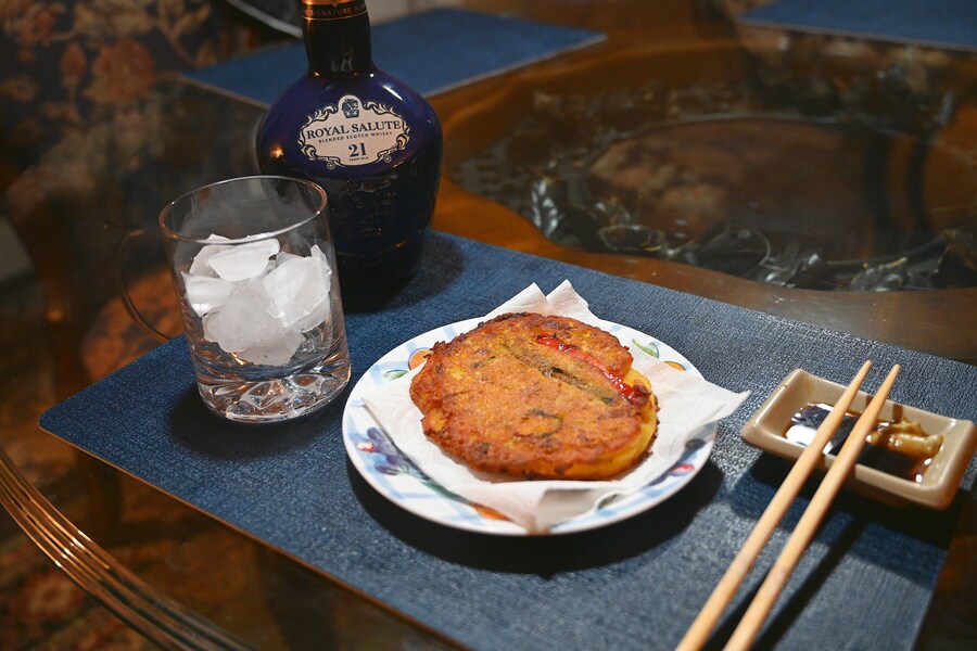 초저녁에 대충 먹는 녹두전과 로얄 살루트 21년;ㅎ_4.jpg