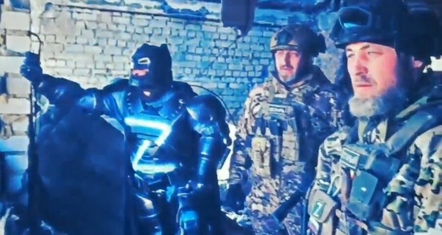 브루스 웨인이 보면 뒷목잡고 기절할 사진_3.jpg