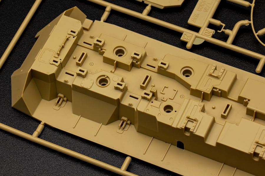 [아카데미 과학] 1/35 대한민국 육군 K808 차륜형 장갑차 샘플 런너 사진_8.png