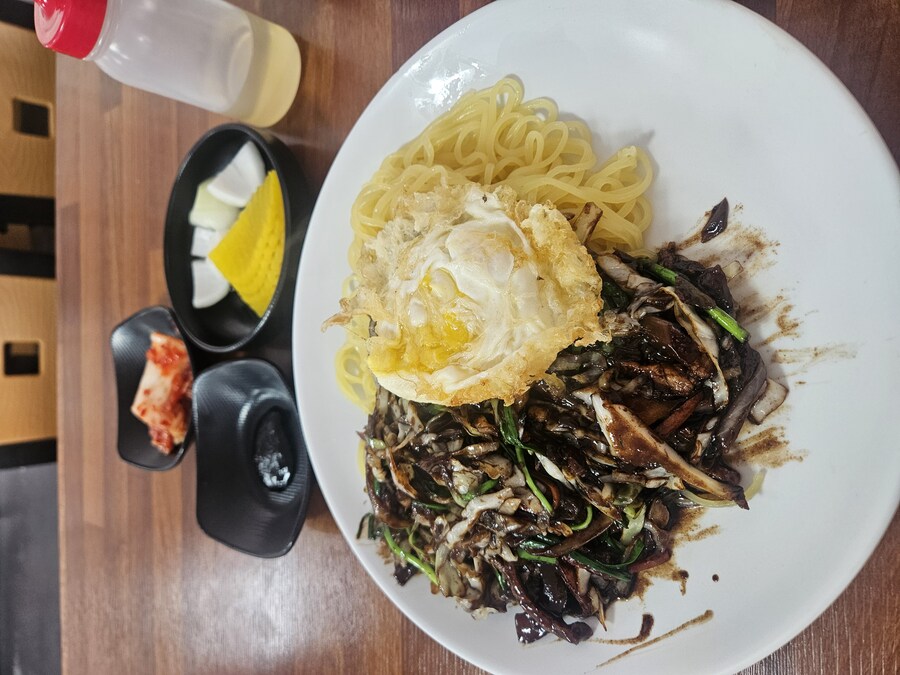 [음성] 오랜만에 계란후라이 주는 간짜장_4.jpg