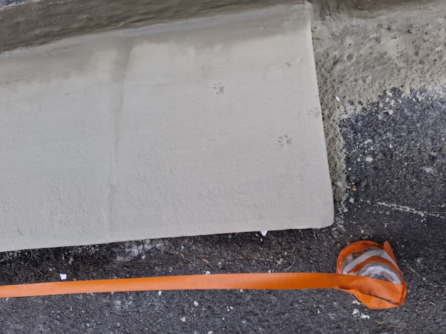 시멘트 양생중입니다 밟지 마세요_1.jpg