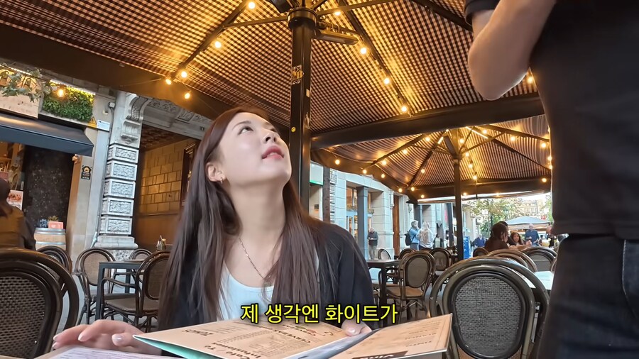 시청자들이 전혀 공감하지 못하는 여행 유튜버.jpg_13.png