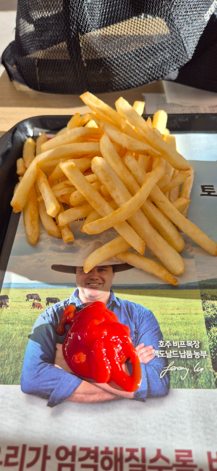 맥도날드에서 크리스마스 트러플 치즈 버거 세트를 먹어봤습니다._7.jpg