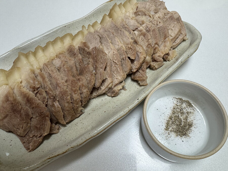 만들어 먹은 수육~~~_1.jpg