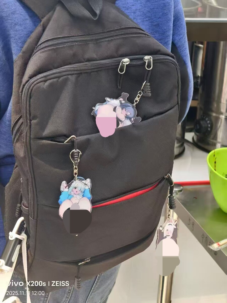 특이점이 온 블루아카 굿즈_1.jpg