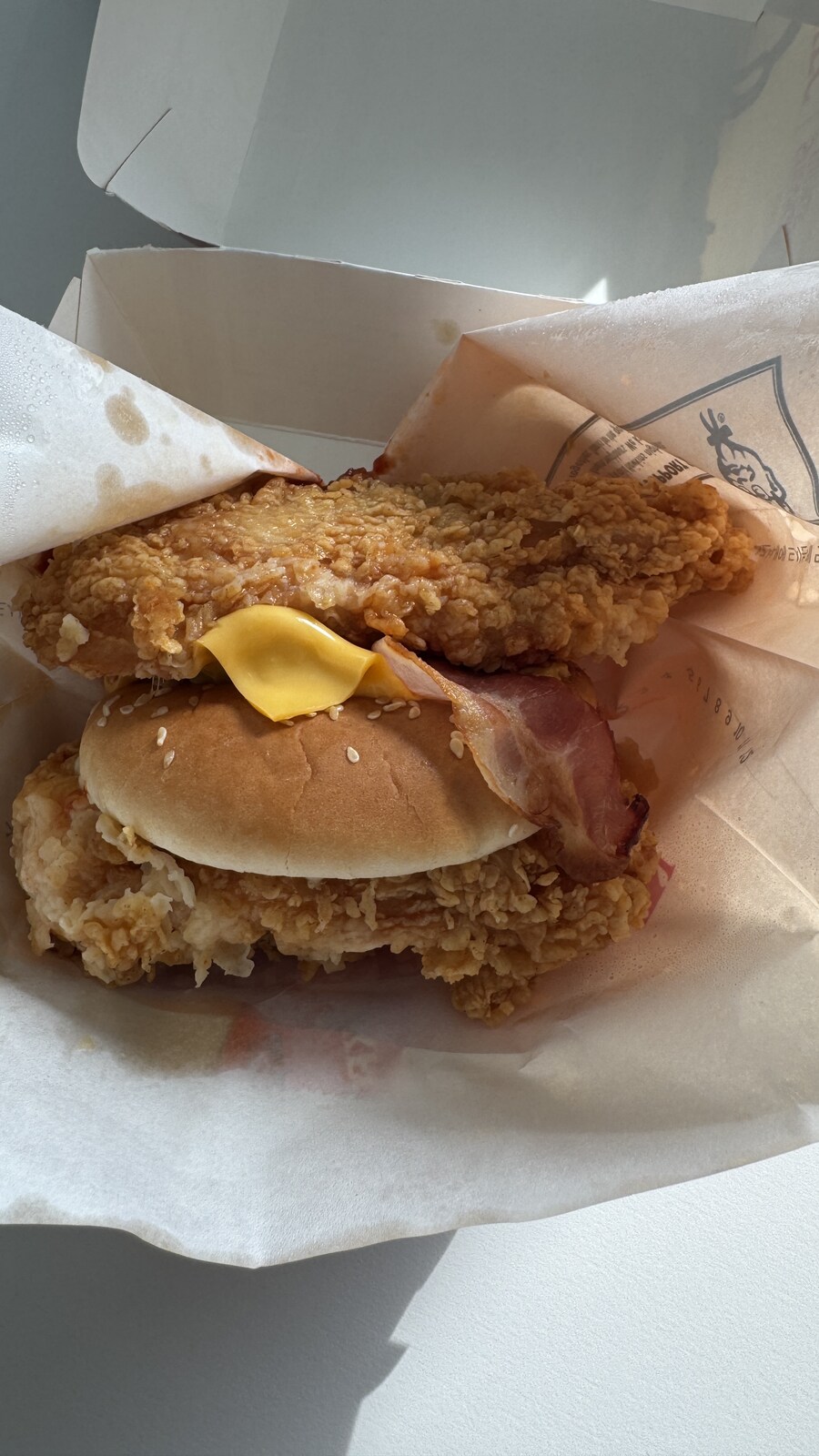 KFC 업사이드 다운 버거_1.jpg