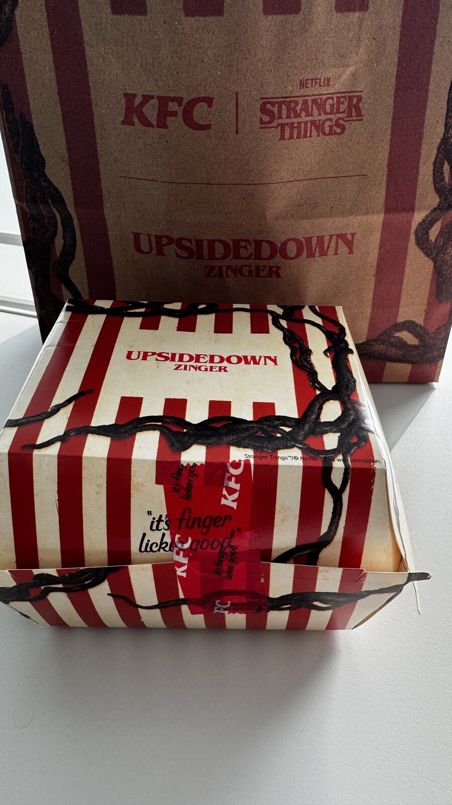 KFC 업사이드 다운 버거_2.jpg