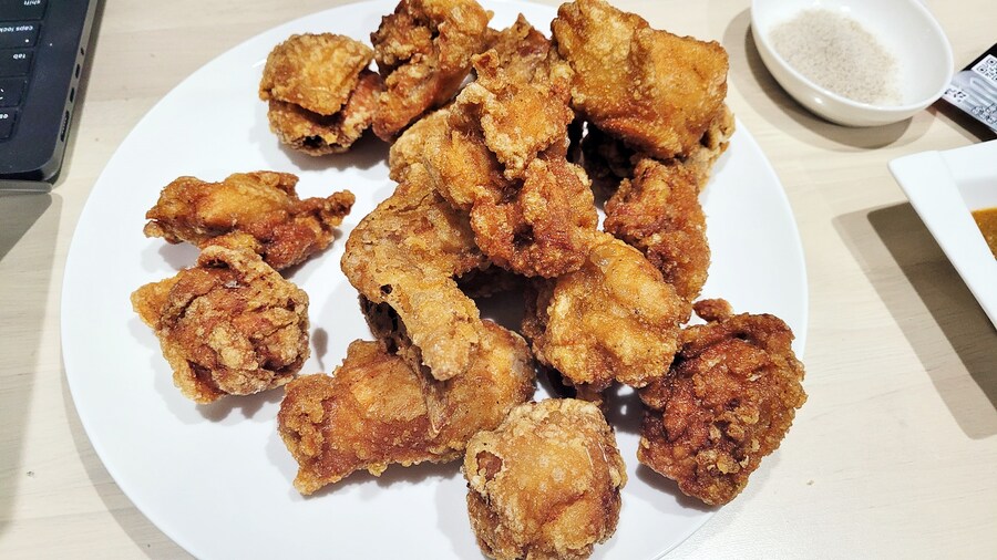 한국치킨집 싸다구 때리는 카라아게집 '카라야마'_5.jpg