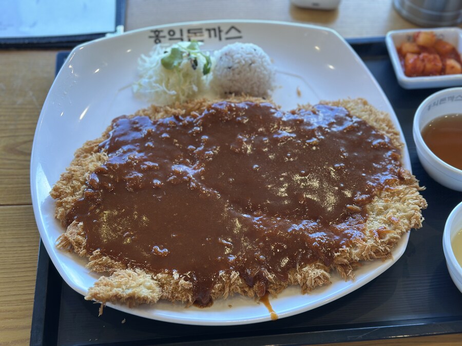 점심은 홍익돈까스_2.jpg