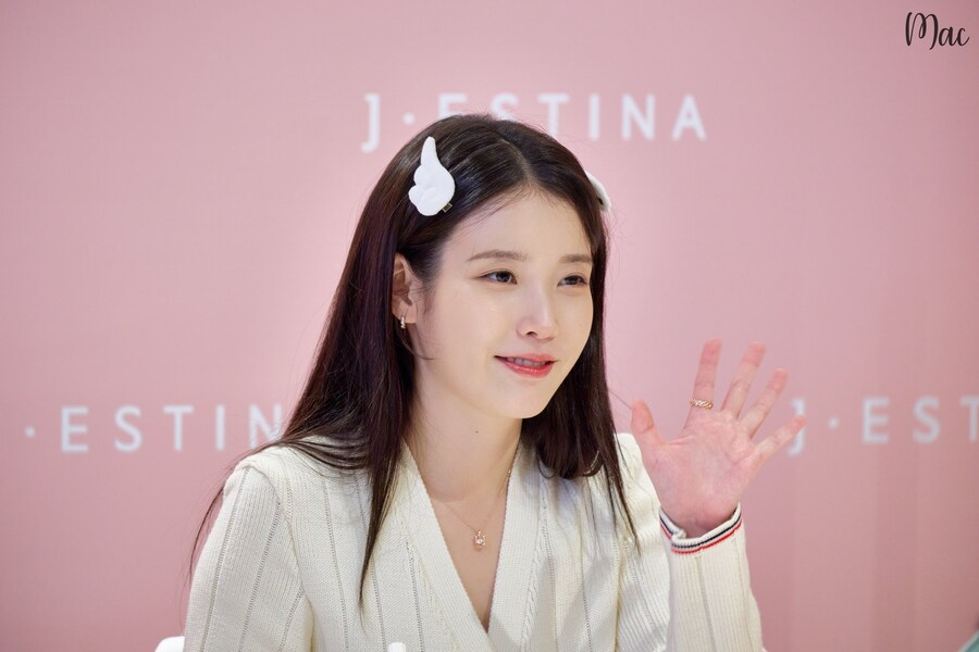 2025.11.26 제이에스티나, 아이유 팬사인회(허곰)_16.jpg