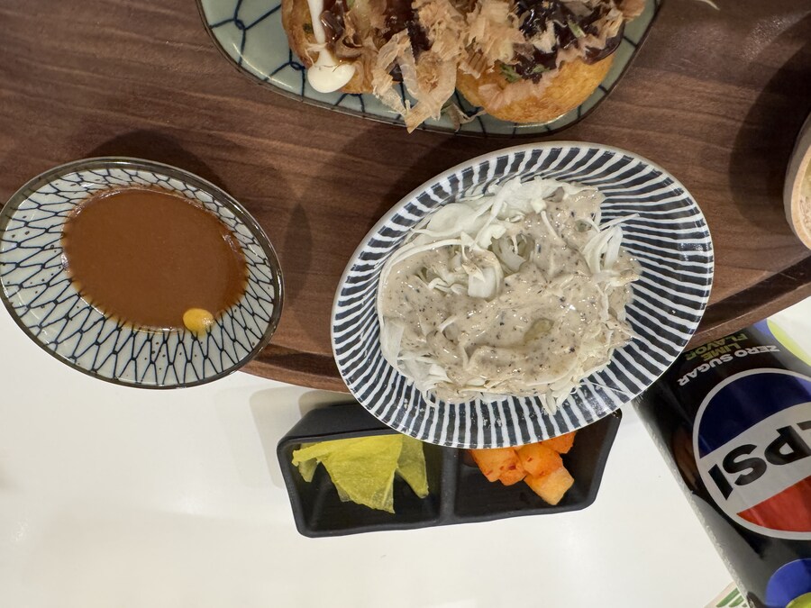 추운 저녁인데 식탁에 밥 한 공기 없는 신세.._3.jpg