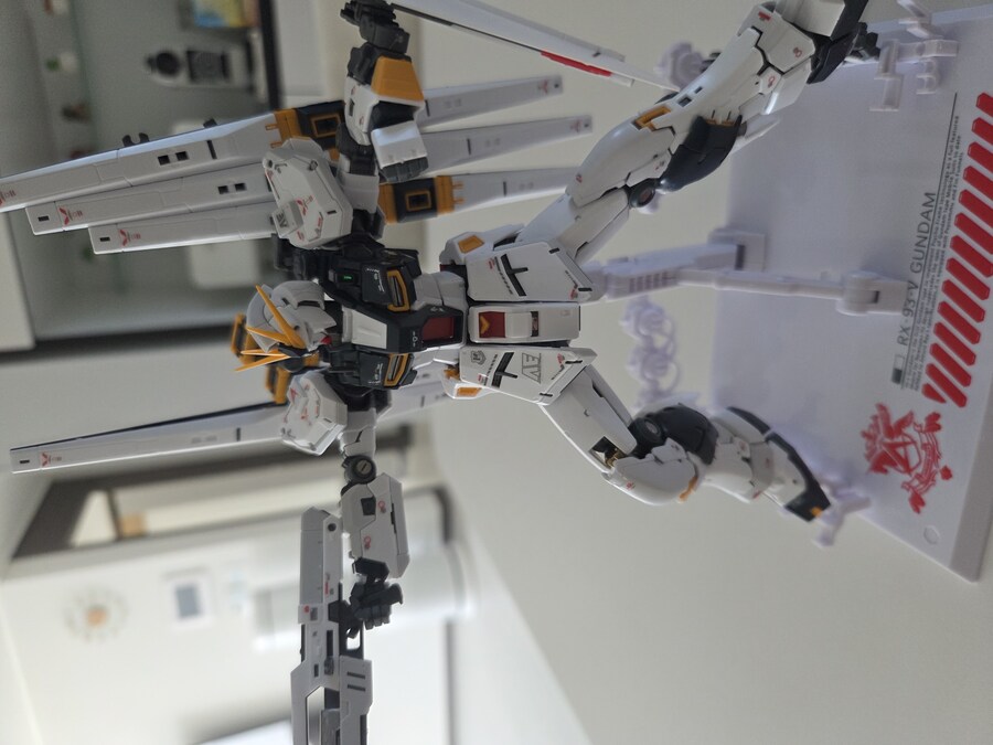 첫 건담 만들어봤습니다_6.jpg