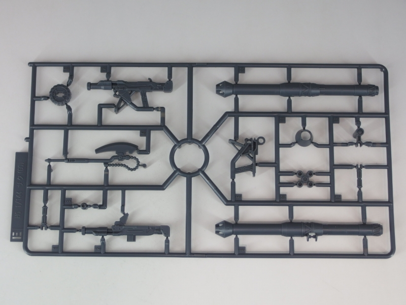 HG GQ 1/144 샤아 전용 자쿠 런너 사진_6.jpg