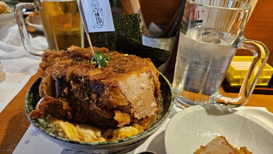 [일본]5cm의 압박스럽게 두꺼운 가츠동 오사카 치요마츠_11.jpg