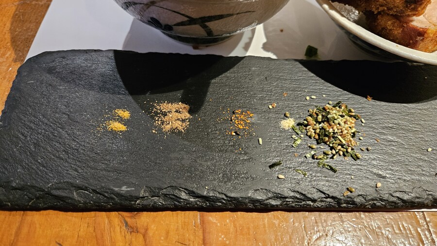 [일본]5cm의 압박스럽게 두꺼운 가츠동 오사카 치요마츠_15.jpg