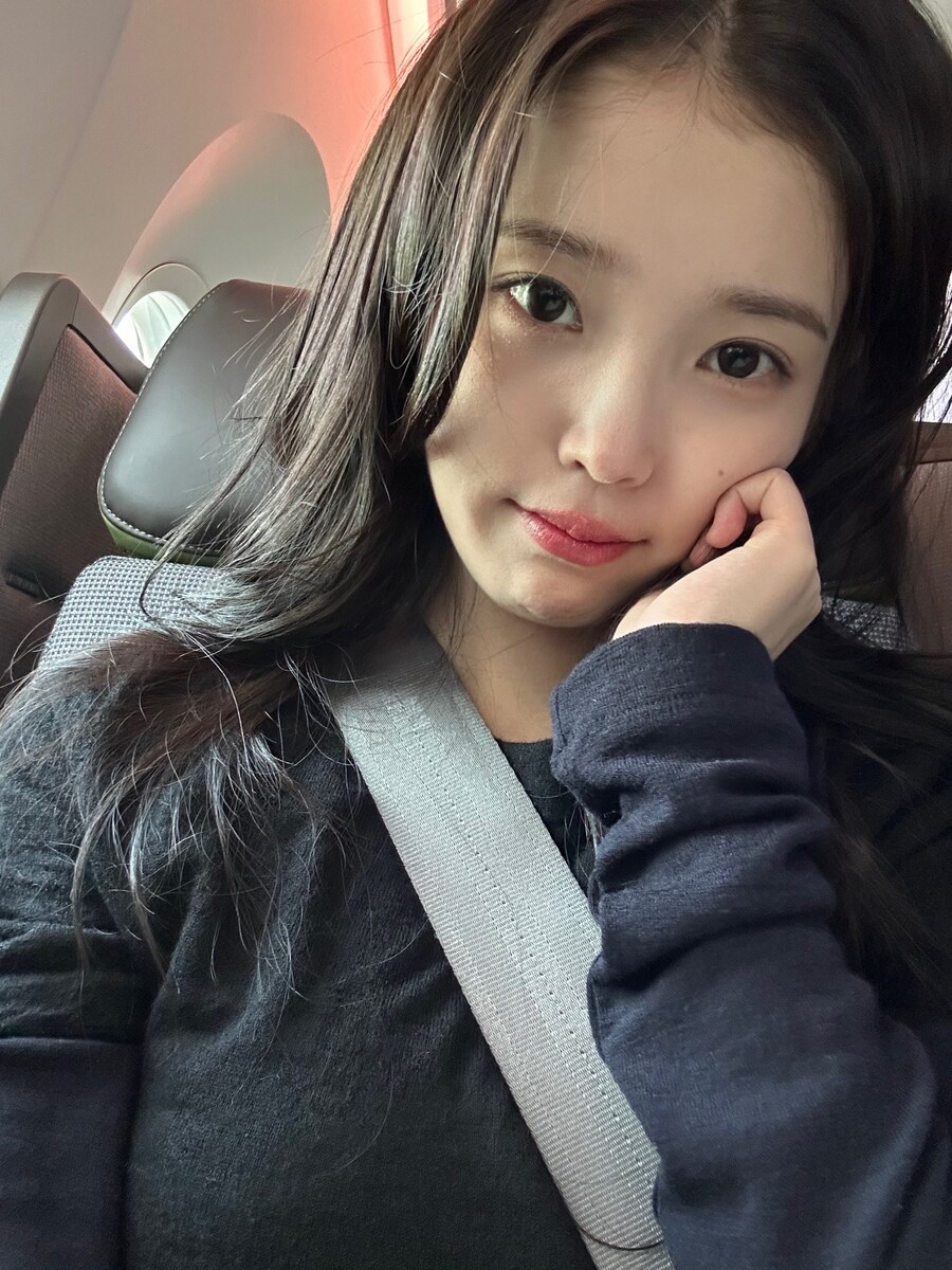 2025.12.05 아이유 베리즈 포스트_3.jpg