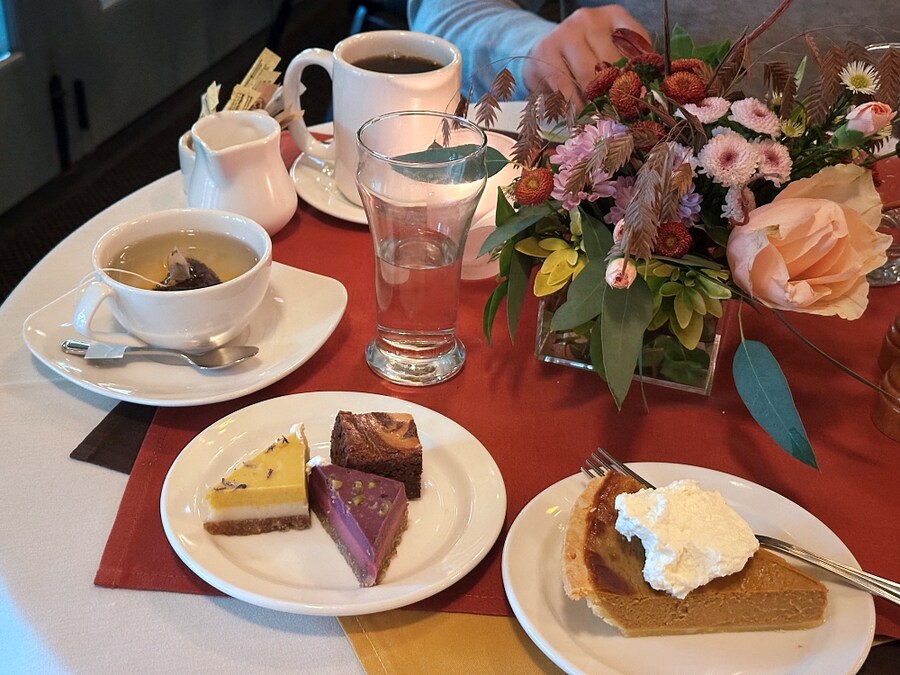 2025년 올해의 추수감사절 식사_10.jpg