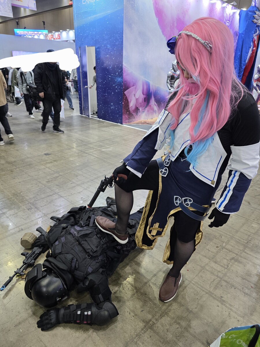 agf) 와일드 로제타님이랑 사진 찍음_1.jpg