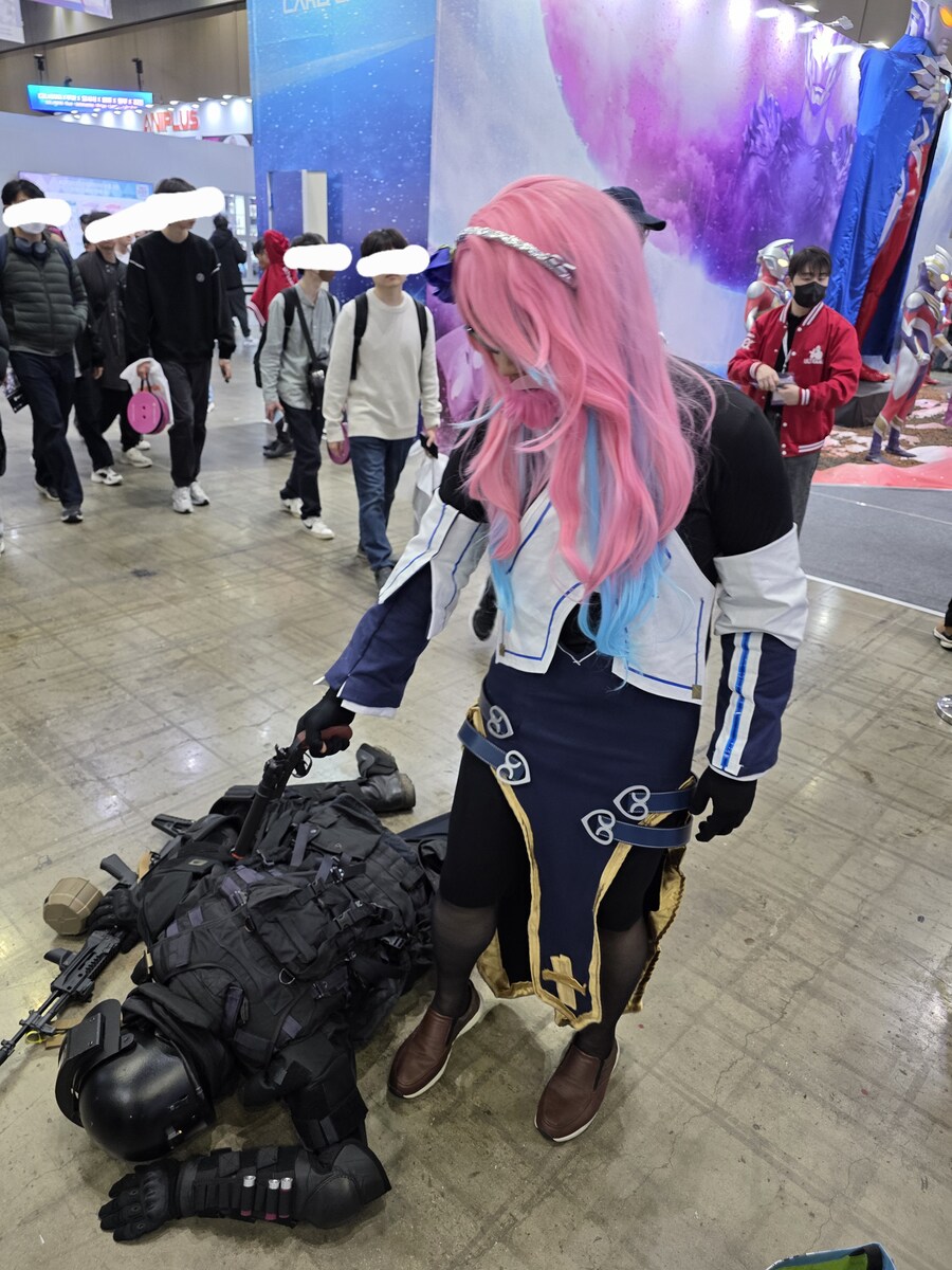 agf) 와일드 로제타님이랑 사진 찍음_3.jpg