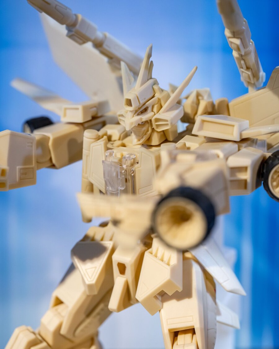 [엠버토이즈] 블레이즈 다이나제논 풀 버스트 샘플 전시_3.jpg