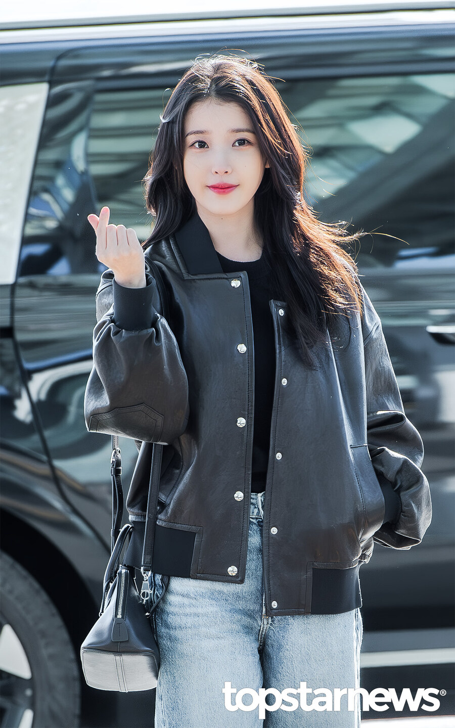 2025.12.05 AAA 2025 참석 인천공항출국(톱스타뉴스)_5.jpg