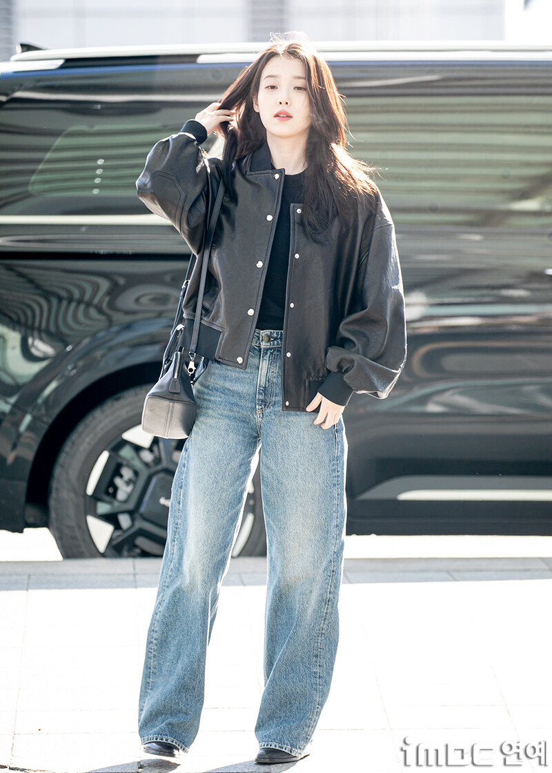 2025.12.05 AAA 2025 참석 인천공항출국(iMBC)_4.jpg