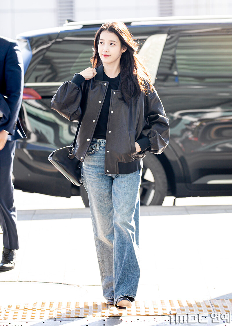 2025.12.05 AAA 2025 참석 인천공항출국(iMBC)_24.jpg