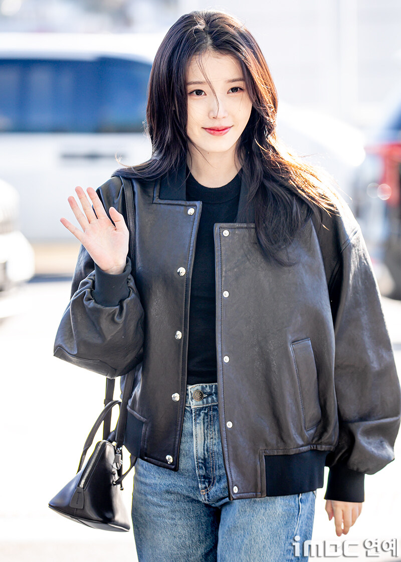 2025.12.05 AAA 2025 참석 인천공항출국(iMBC)_33.jpg