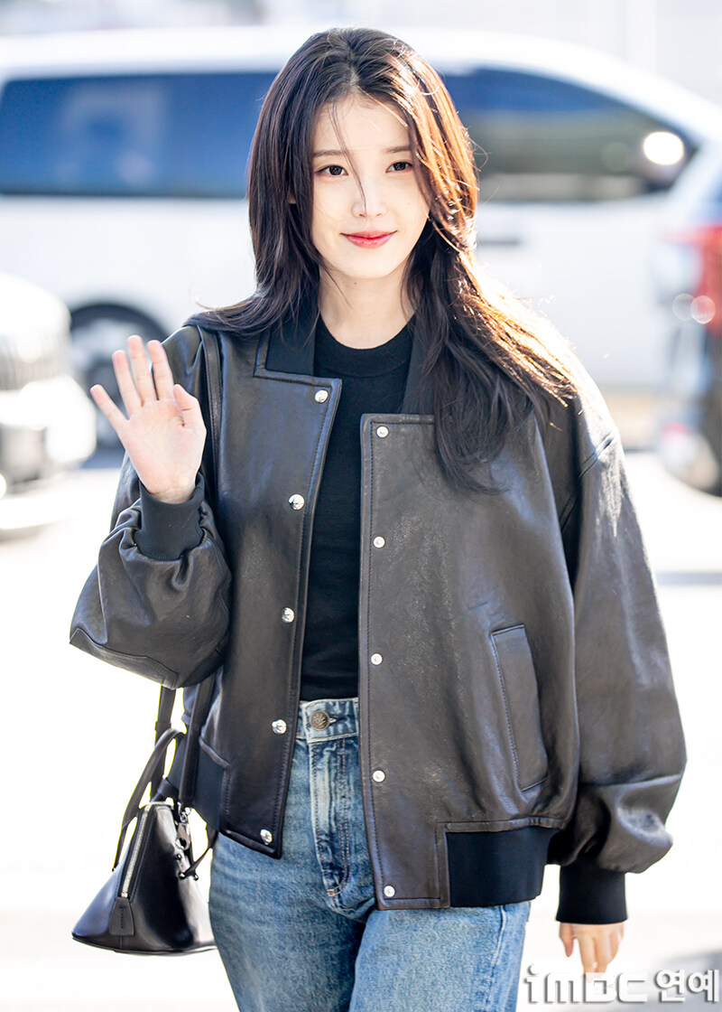 2025.12.05 AAA 2025 참석 인천공항출국(iMBC)_34.jpg