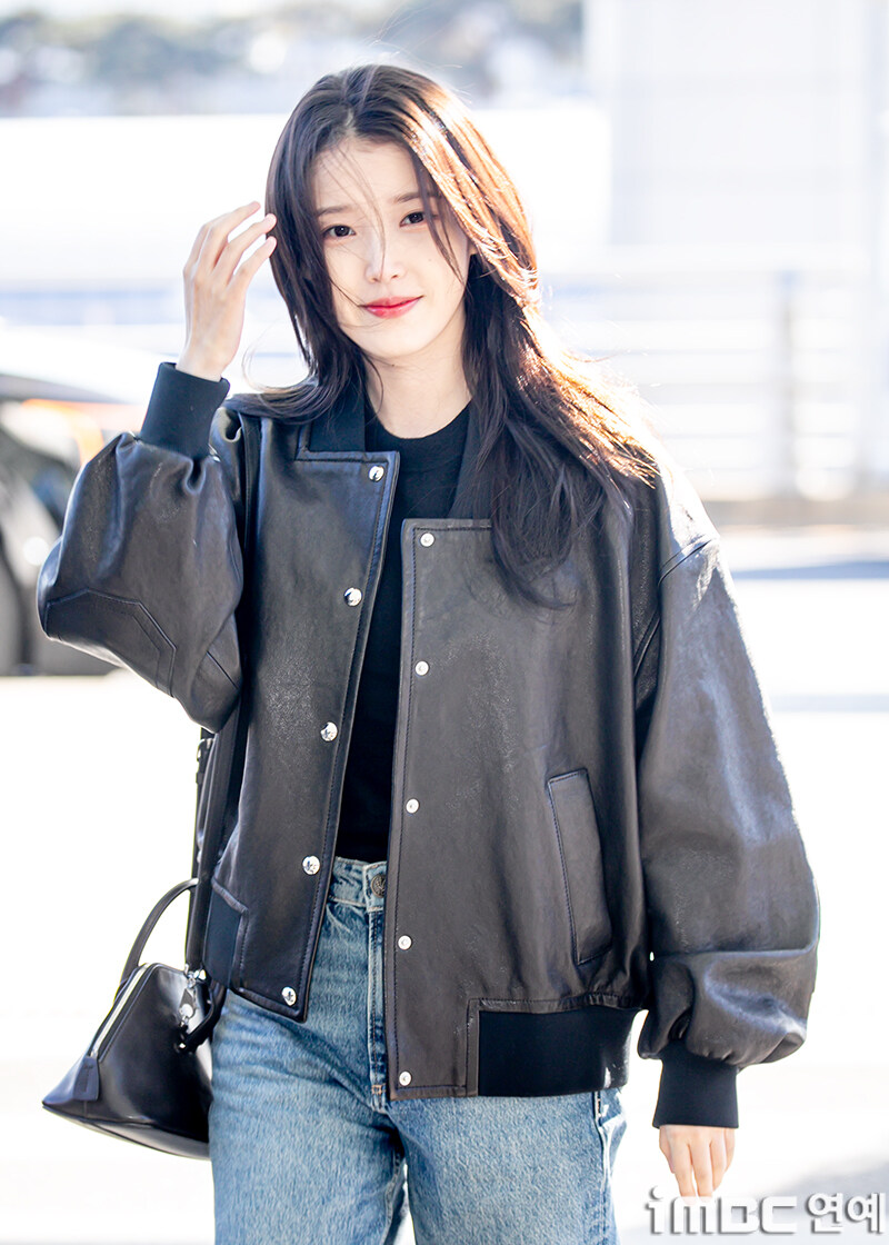 2025.12.05 AAA 2025 참석 인천공항출국(iMBC)_35.jpg