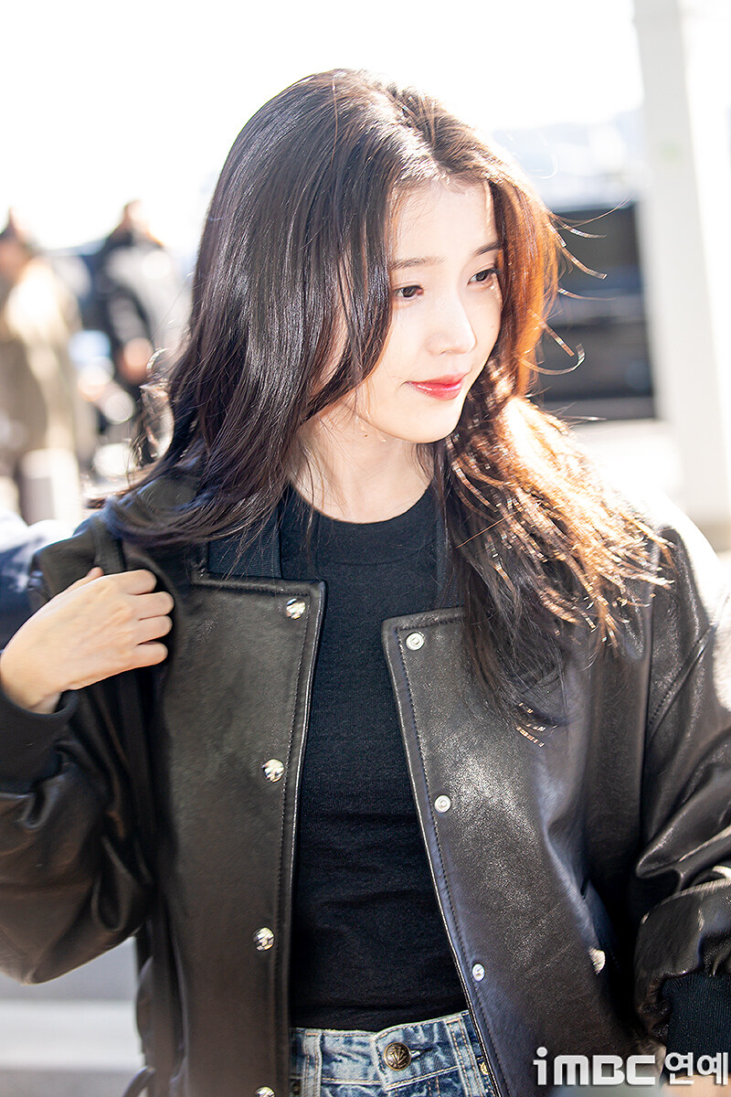 2025.12.05 AAA 2025 참석 인천공항출국(iMBC)_37.jpg