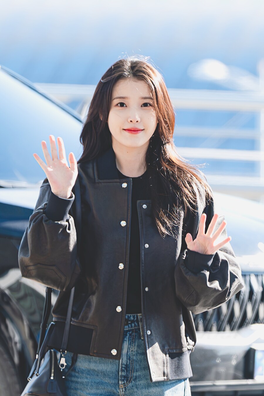 2025.12.05 AAA 2025 참석 인천공항출국(셀카봉)_1.jpg