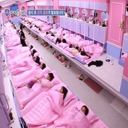 유게이들한테 매우 친숙한 여자 아이돌 학교_1.jpg