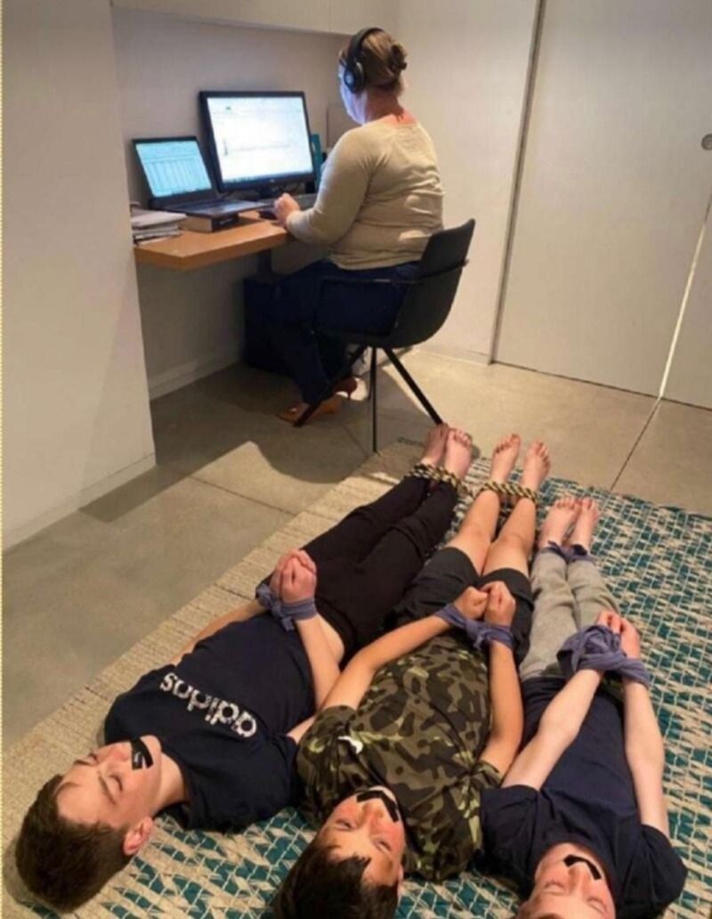 완벽한 엄마의 재택 근무 jpg._1.jpg